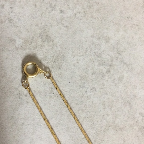 Gold swirl drop with gold chain necklace - Picture 6 of 7